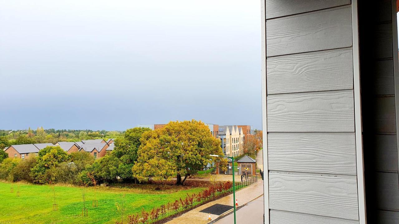 Spacious Balcony View Apt Near Nec Bhx Free Parking Sleeps 4 Hockley Heath Extérieur photo