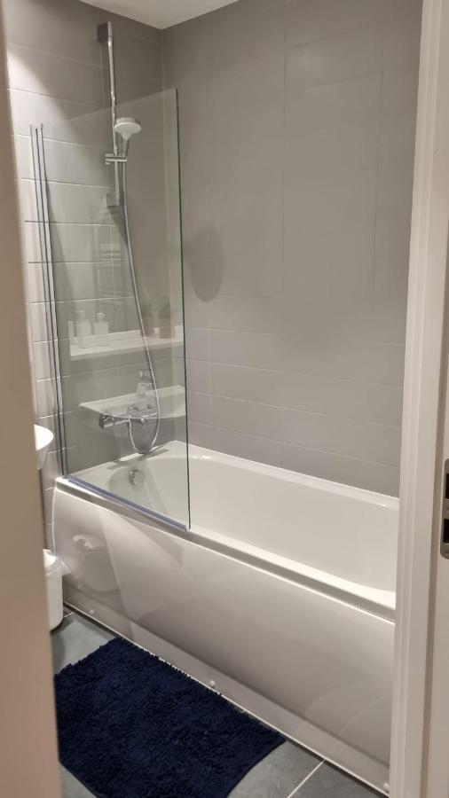 Spacious Balcony View Apt Near Nec Bhx Free Parking Sleeps 4 Hockley Heath Extérieur photo