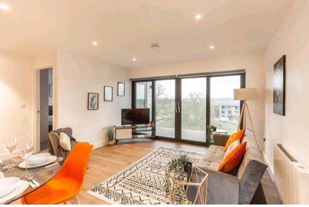 Spacious Balcony View Apt Near Nec Bhx Free Parking Sleeps 4 Hockley Heath Extérieur photo